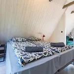 Huusi بيت ضيافة Hellamaa (Hiiumaa)