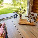 Huusi بيت ضيافة Hellamaa (Hiiumaa)