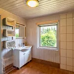 Huusi 4*