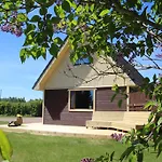 Huusi 4*