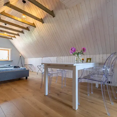 Huusi 4* Hellamaa (Hiiumaa)