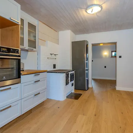 Huusi Pensjonat Hellamaa (Hiiumaa)