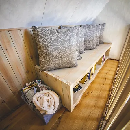 Huusi 4* Hellamaa (Hiiumaa)