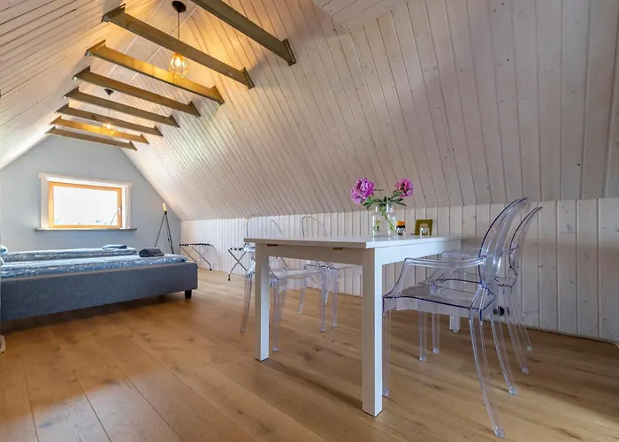 Huusi 4* Hellamaa (Hiiumaa)