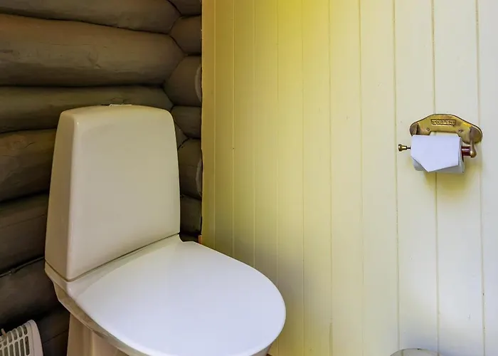 Huusi 4* Hellamaa (Hiiumaa)