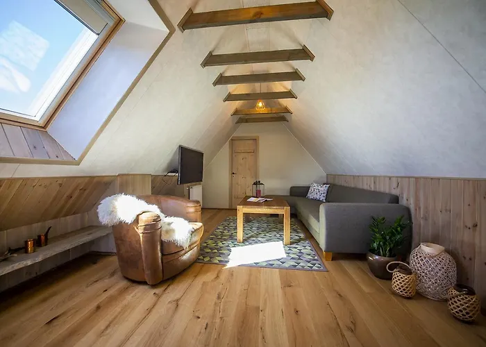 Huusi 4* Hellamaa (Hiiumaa)